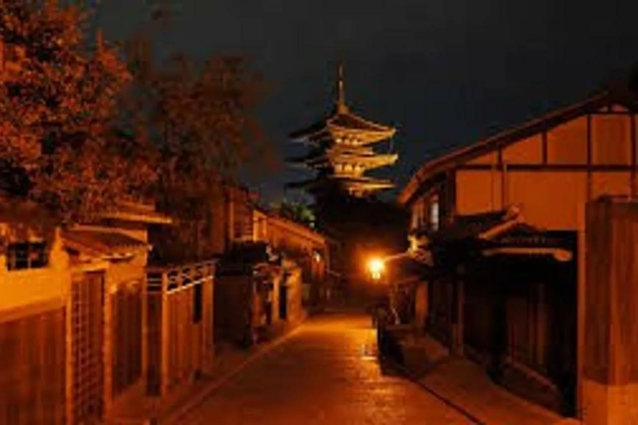 Close To Golden Temple -Kinkakuji- Kjóto