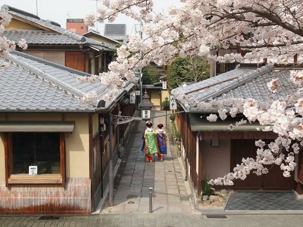 Close To Golden Temple -Kinkakuji- Kjóto